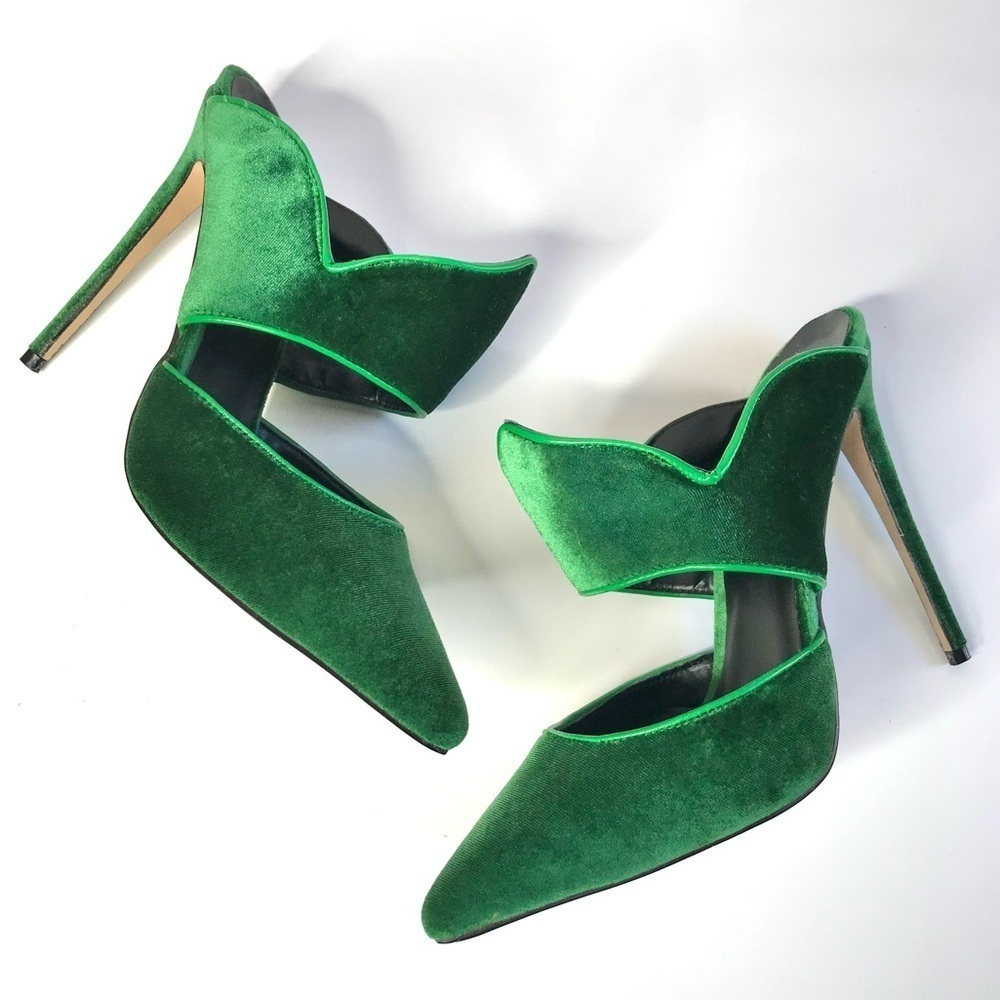 WICKED FJ5 NEW Green Velour Pointed Toe Open Back 5 inch Stiletto Size 7 pumps - Picture 2 of 16